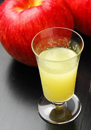 林檎の果汁　アップルジュース